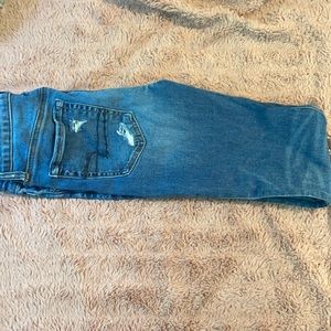 Medium wash American eagle jeans